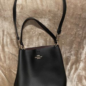 Authentic Coach Polished Pebble Leather Town Bucket Bag